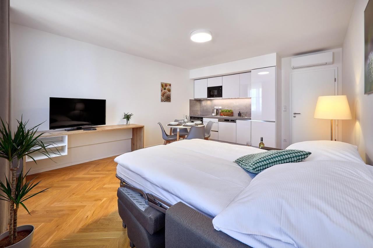 Downtown Suites Rubesova Prague Exterior photo