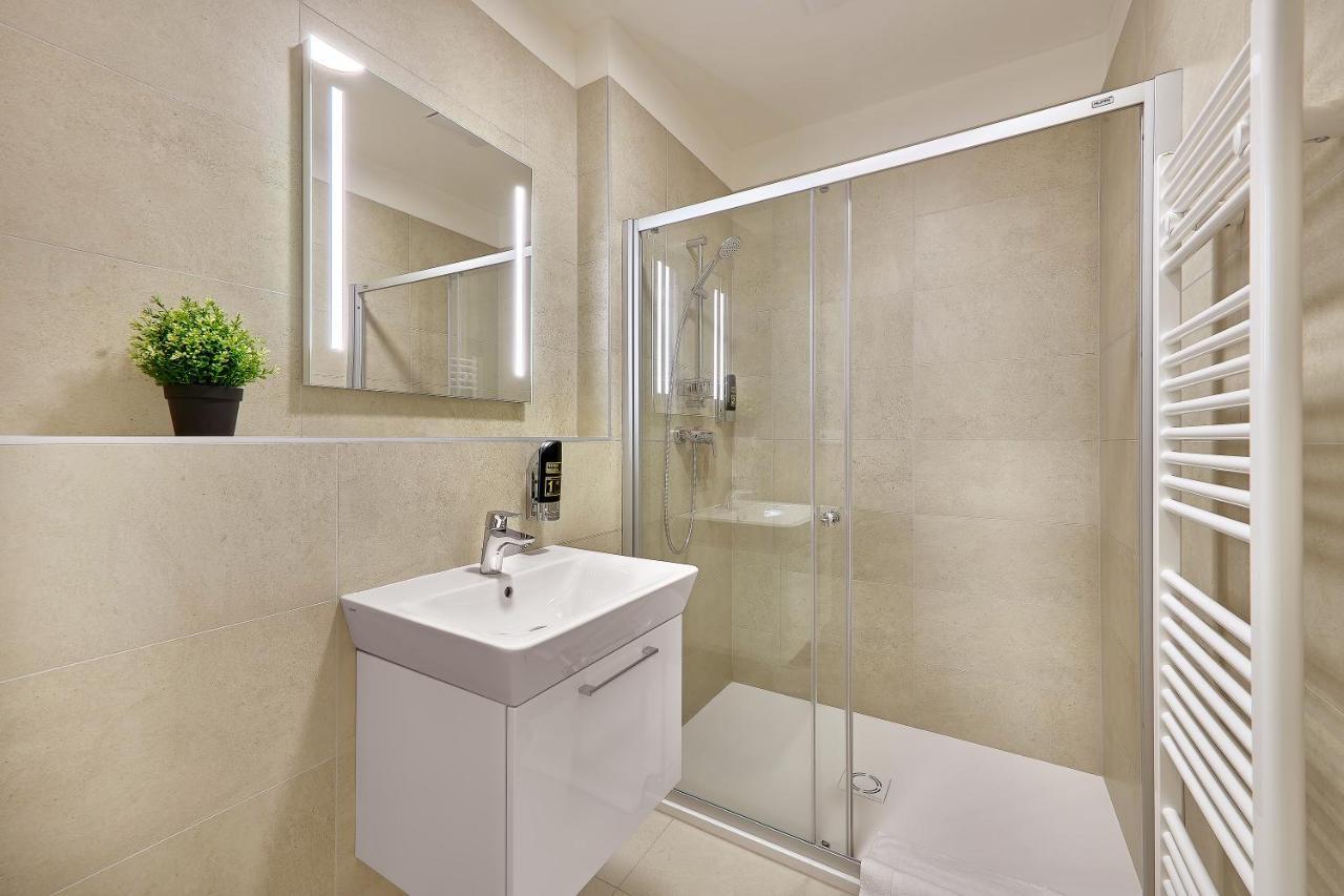 Downtown Suites Rubesova Prague Exterior photo