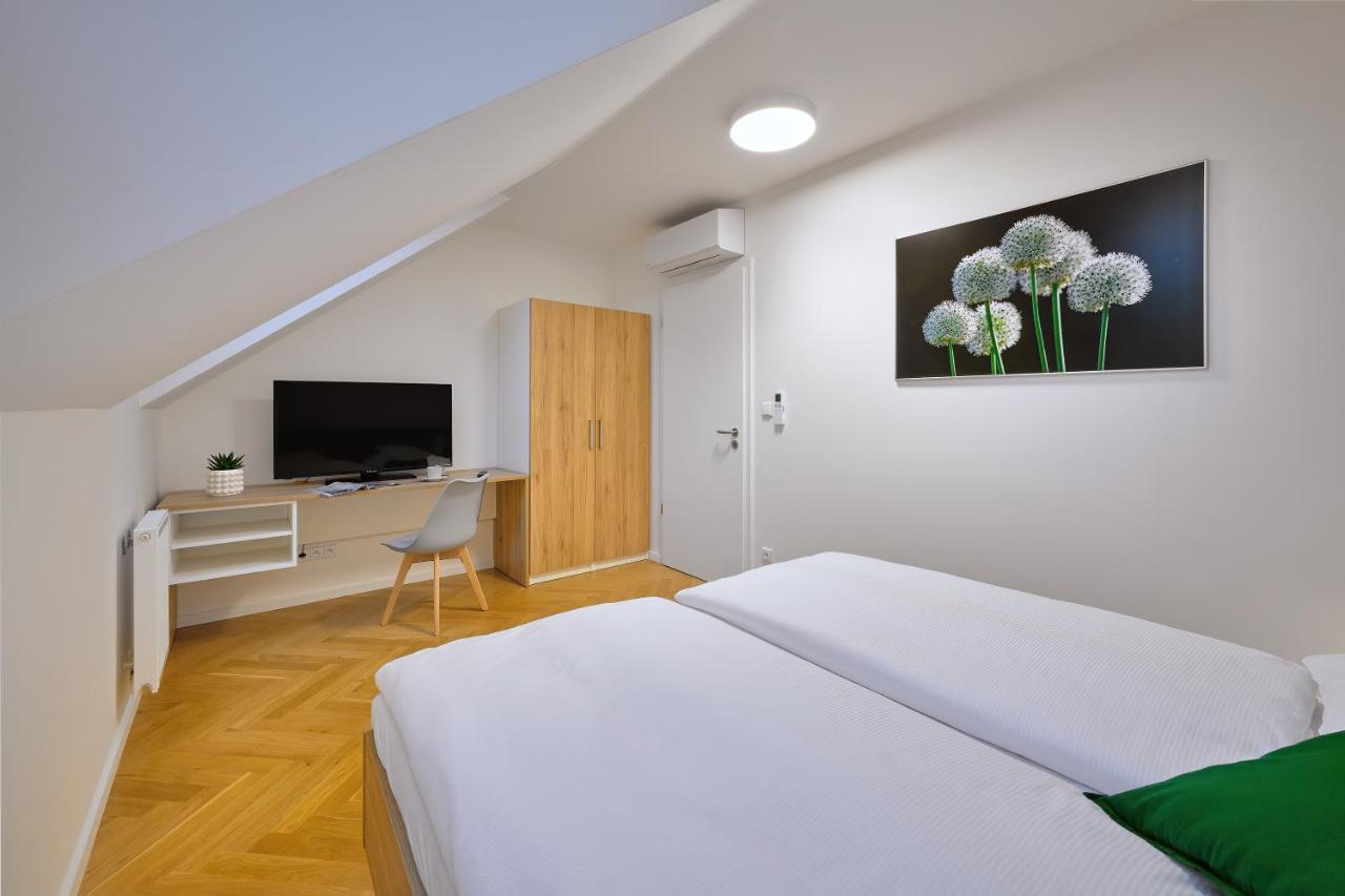 Downtown Suites Rubesova Prague Exterior photo