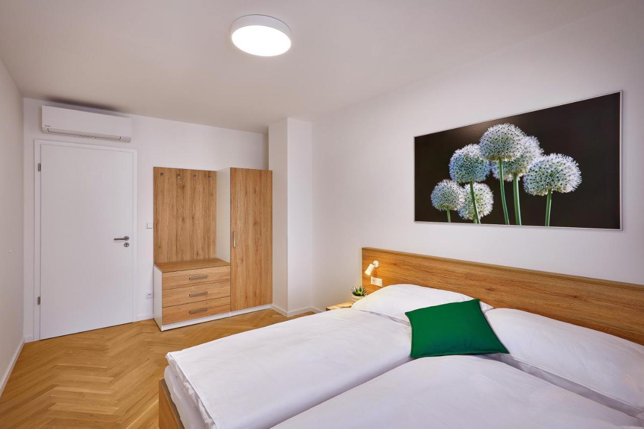 Downtown Suites Rubesova Prague Exterior photo