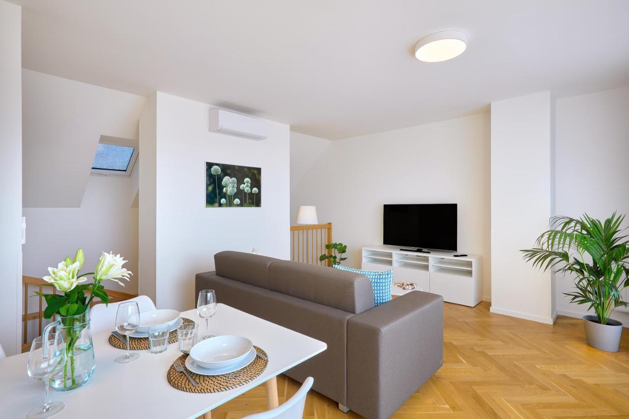 Downtown Suites Rubesova Prague Exterior photo