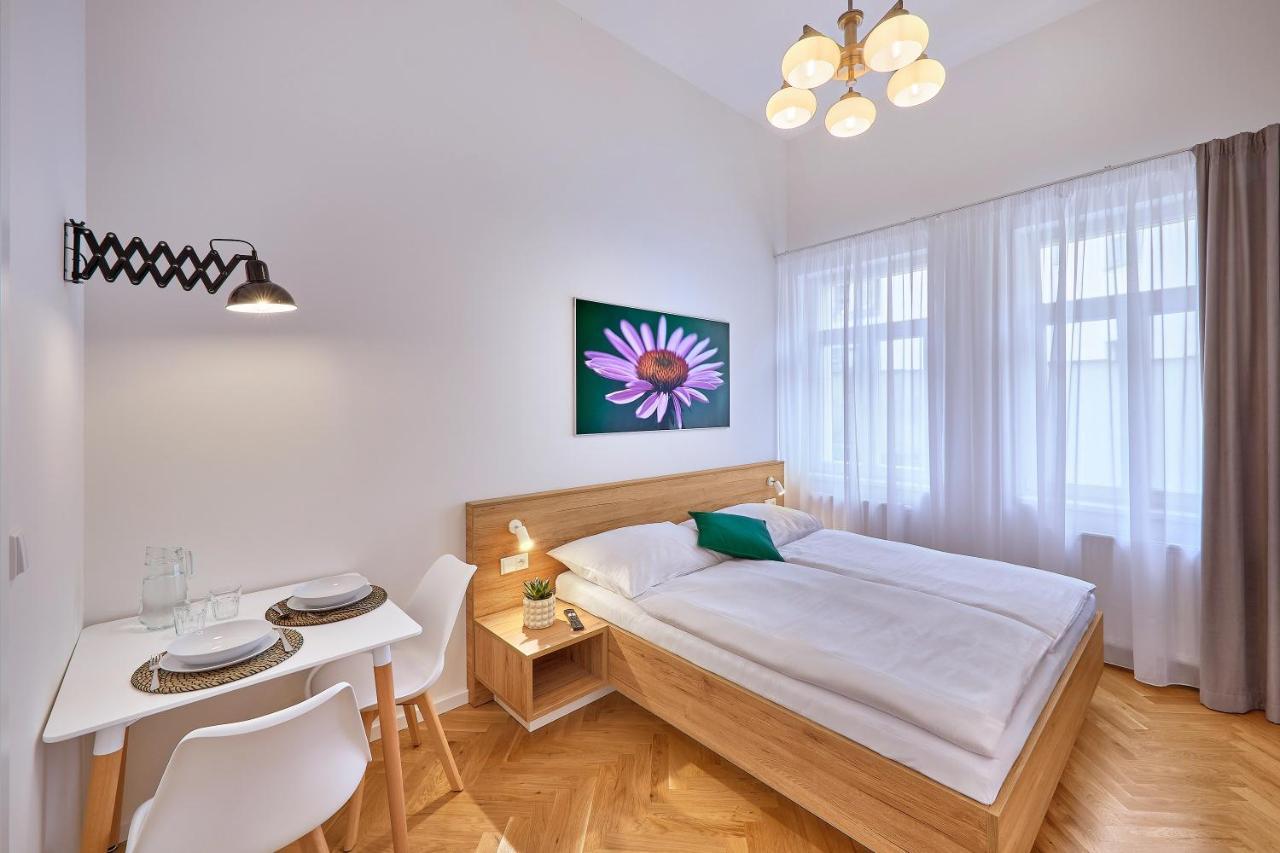 Downtown Suites Rubesova Prague Exterior photo