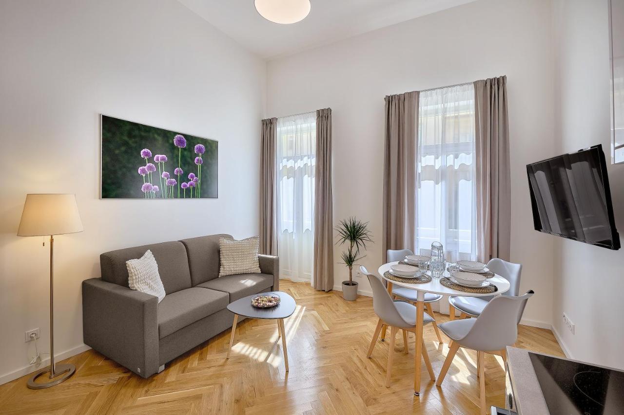 Downtown Suites Rubesova Prague Exterior photo