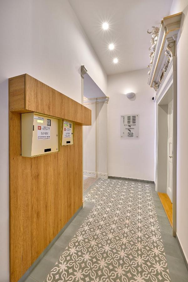 Downtown Suites Rubesova Prague Exterior photo