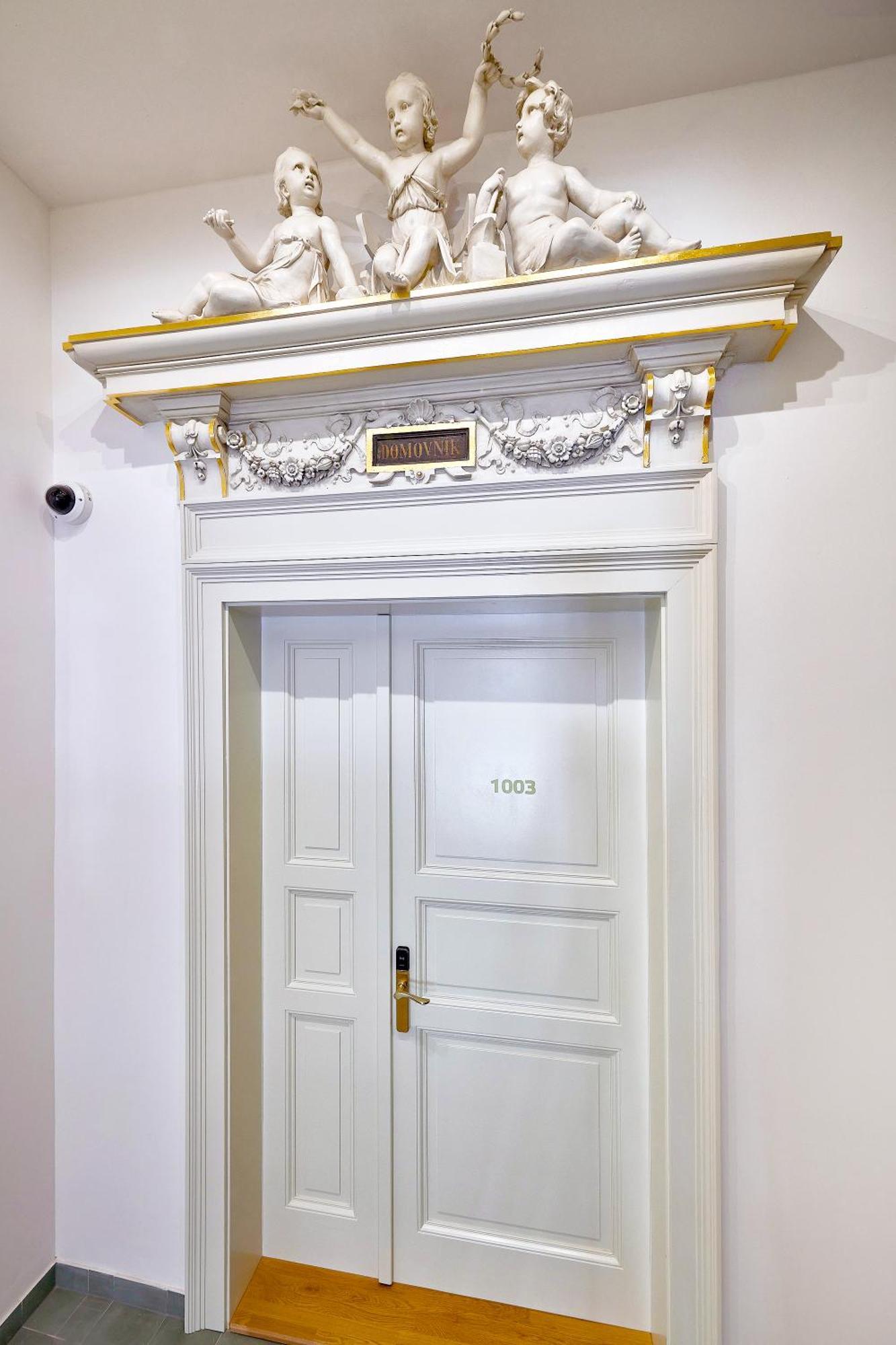 Downtown Suites Rubesova Prague Exterior photo